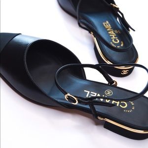 SOLD ❌ Chanel Cap Toe Slingback Flats 17P